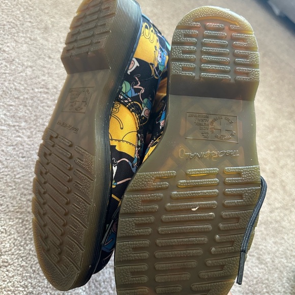 Dr Martens Castel 1460 Adventure Time Jake Finn Boots size 8 women’s 7 men’s - Picture 3 of 3